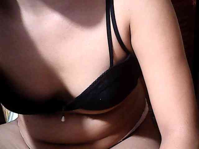 HornyNica webcam