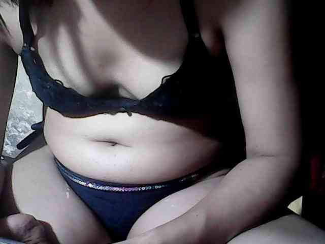 HornyNica webcam