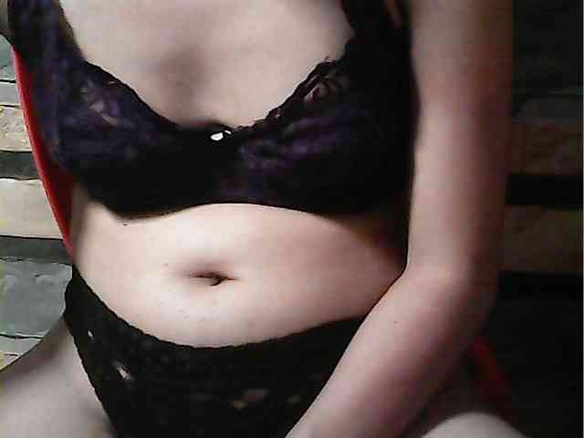 HornyNica webcam
