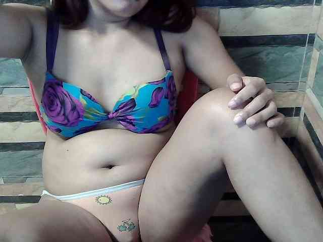 HornyNica webcam