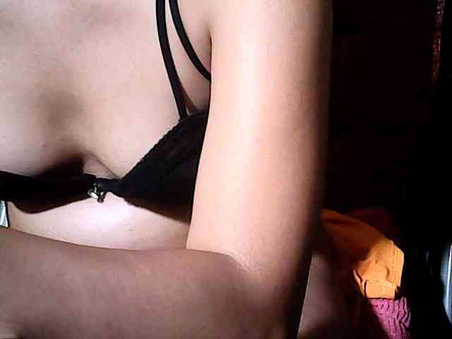 HornyNica webcam