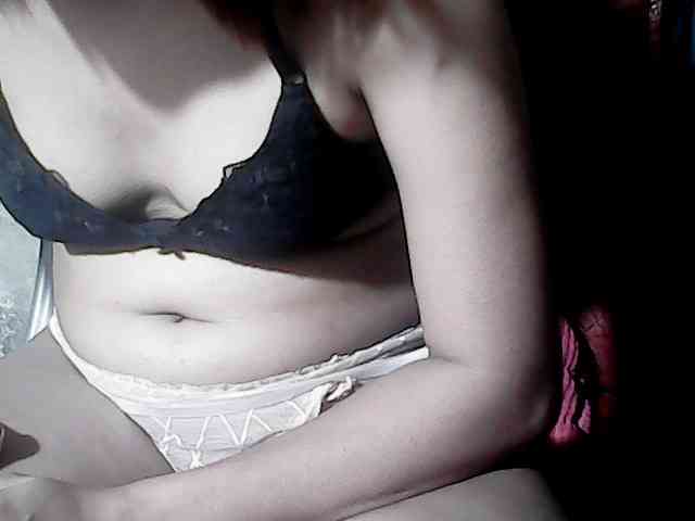 HornyNica webcam