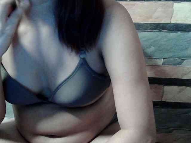 HornyNica webcam