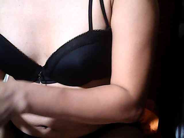 HornyNica webcam