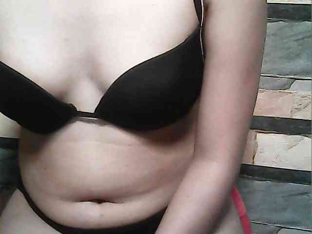 HornyNica webcam