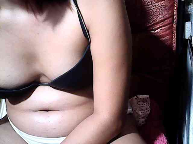 HornyNica webcam