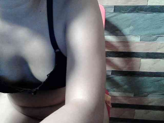 HornyNica webcam