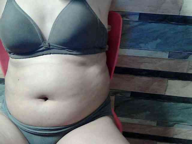 HornyNica webcam