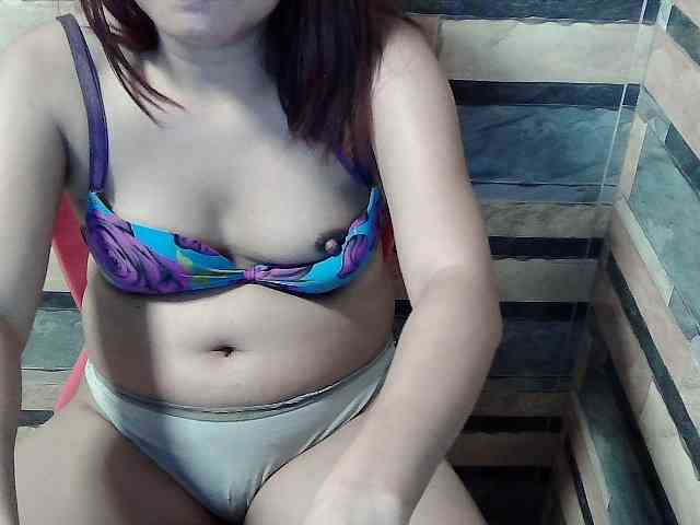 flowerhairypinay Live Webcam on BongaCams