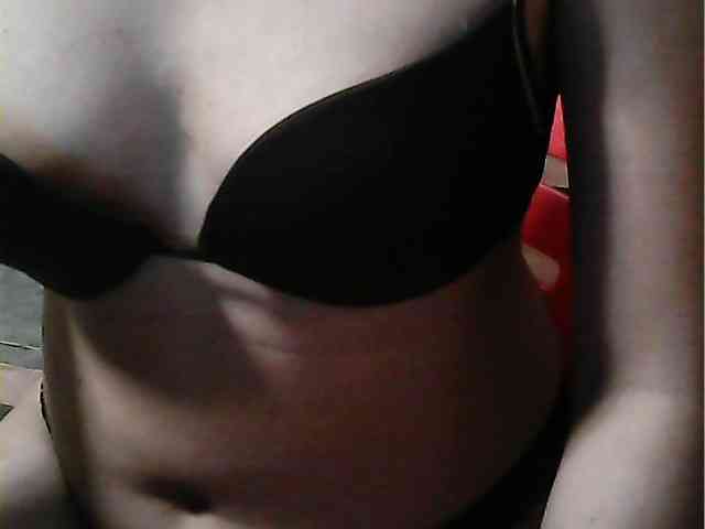 HornyNica webcam