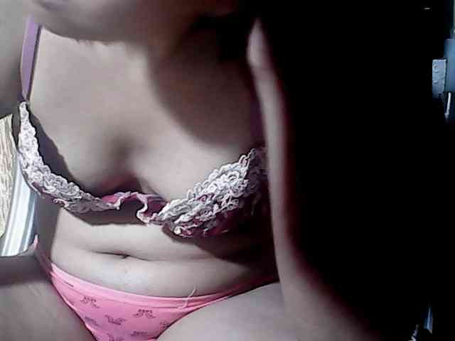 HornyNica webcam