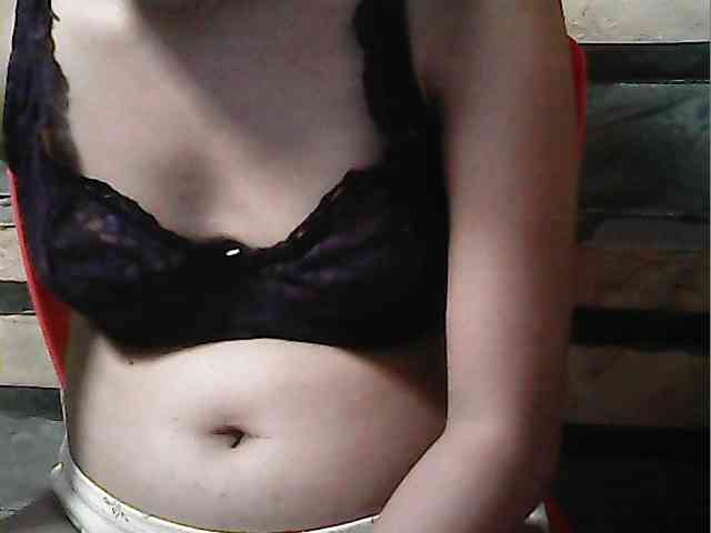 HornyNica webcam