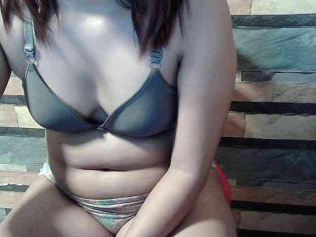 HornyNica webcam