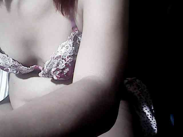 HornyNica webcam