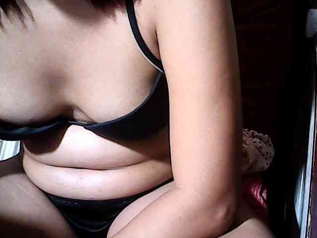 HornyNica webcam