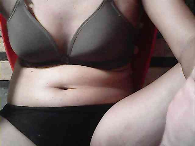 HornyNica webcam