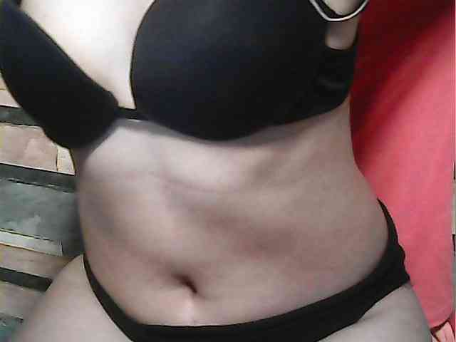 flowerhairypinay Live Webcam on BongaCams