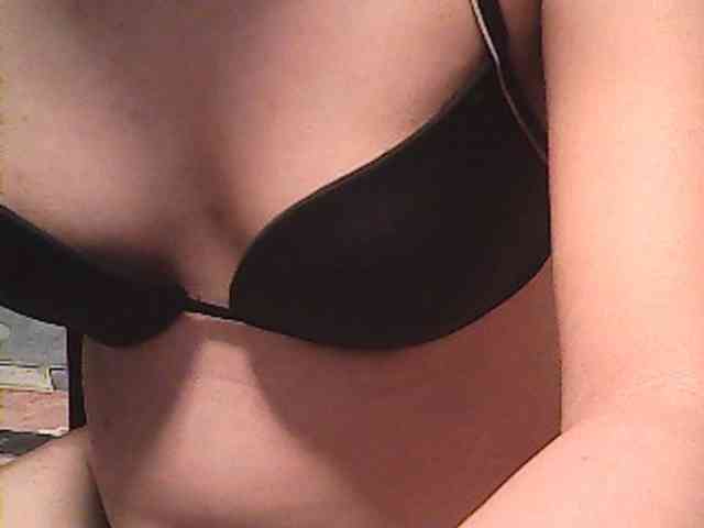 HornyNica webcam