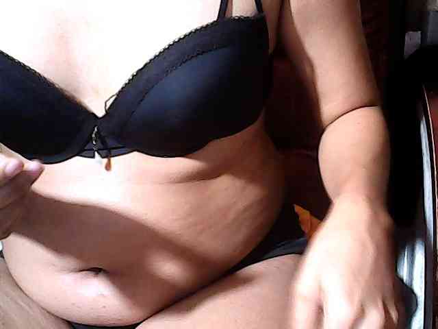 HornyNica webcam