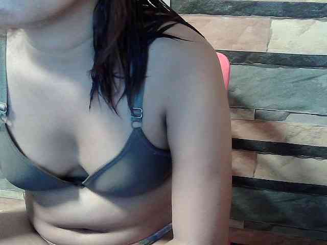 HornyNica webcam