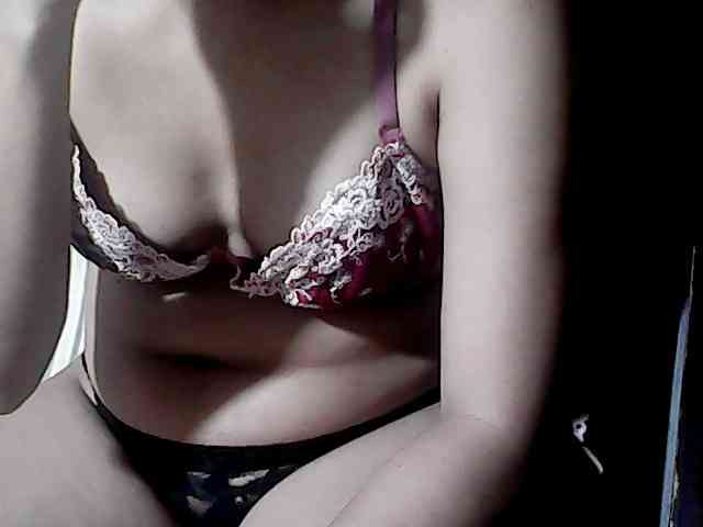 HornyNica webcam
