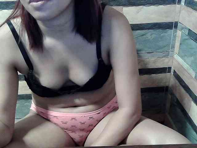 HornyNica webcam