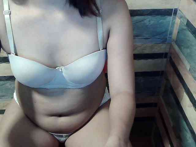 HornyNica webcam