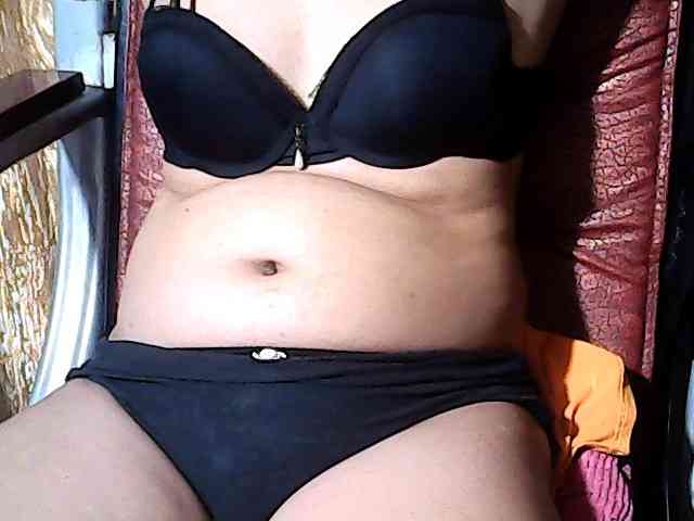 HornyNica webcam