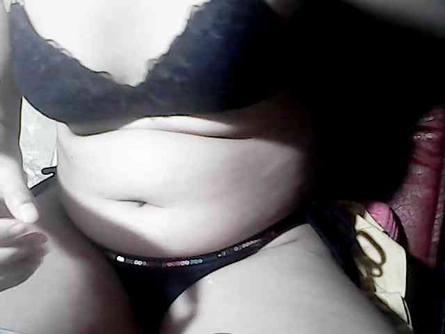 HornyNica webcam