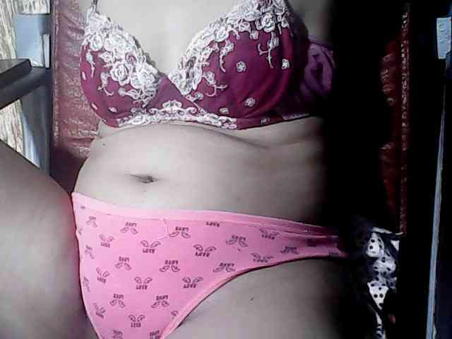 HornyNica webcam