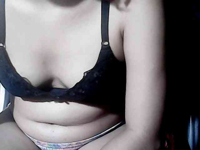 HornyNica webcam