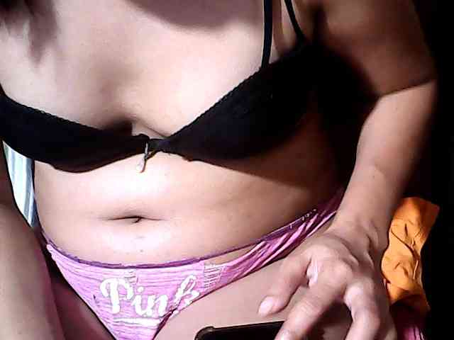 HornyNica webcam