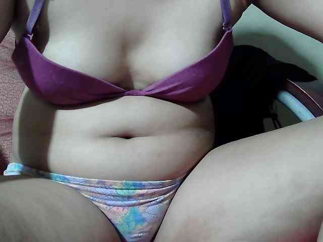 HornyNica webcam