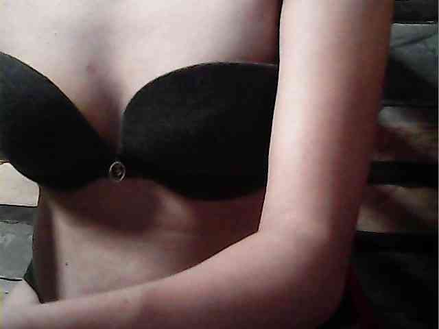 HornyNica webcam