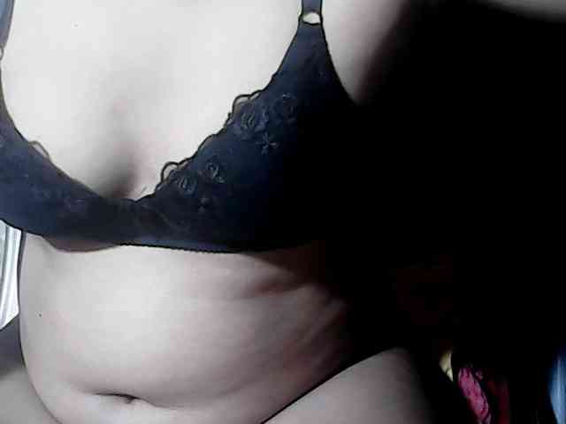HornyNica webcam