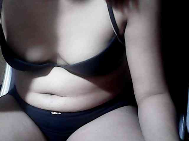 HornyNica webcam