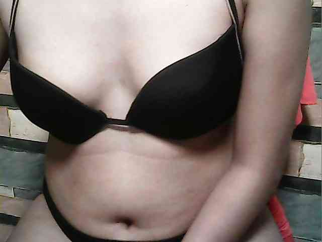 HornyNica webcam
