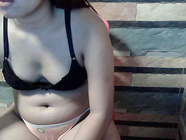 HornyNica webcam