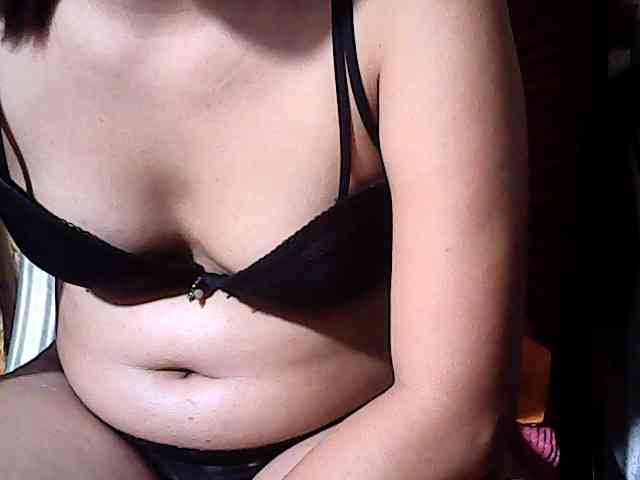 HornyNica webcam