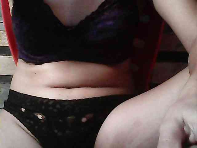 HornyNica webcam