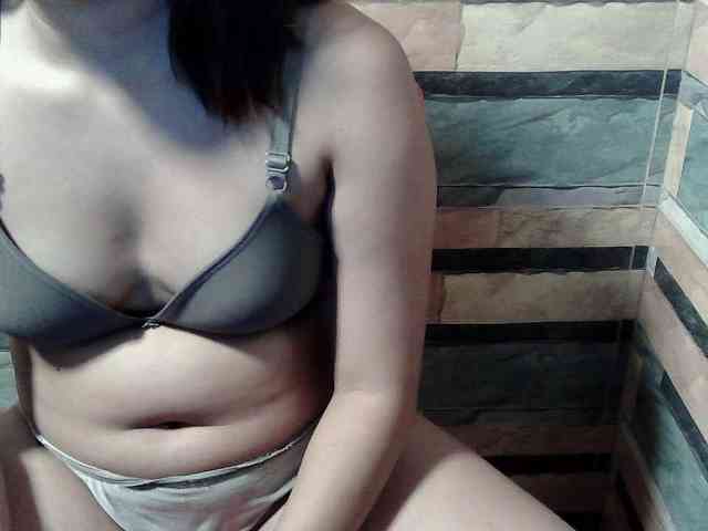 HornyNica webcam