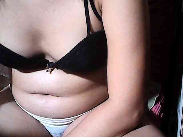 HornyNica webcam