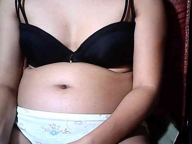 HornyNica webcam