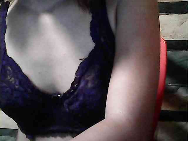 HornyNica webcam