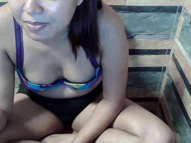 HornyNica webcam