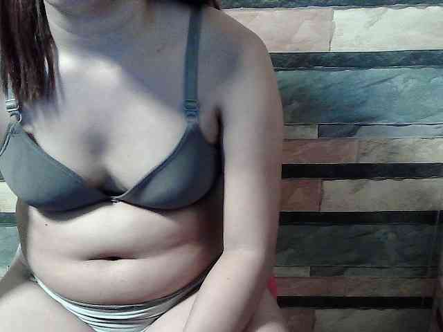 HornyNica webcam