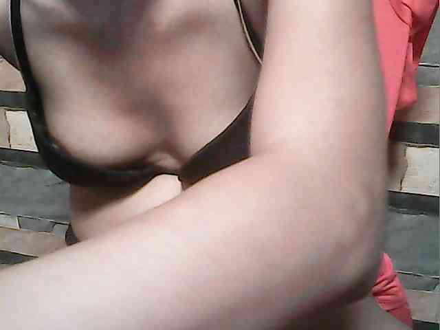 HornyNica webcam