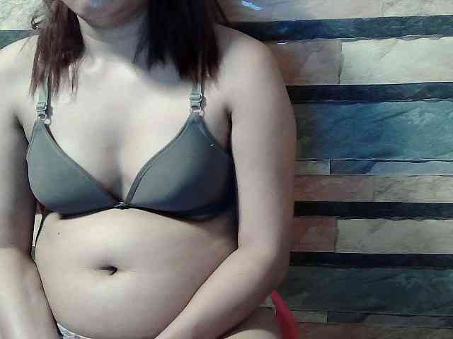 HornyNica webcam