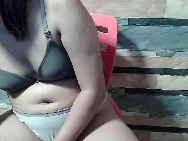 HornyNica webcam