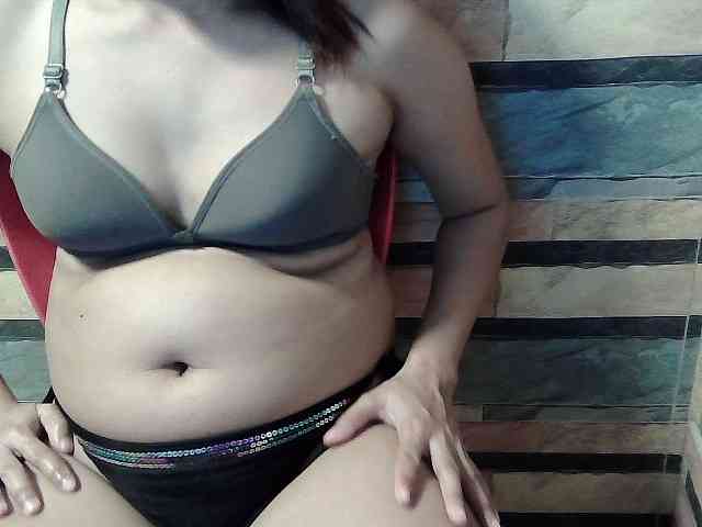 HornyNica webcam